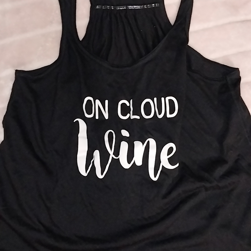 On Cloud Wine Graphic Tank Top - Black